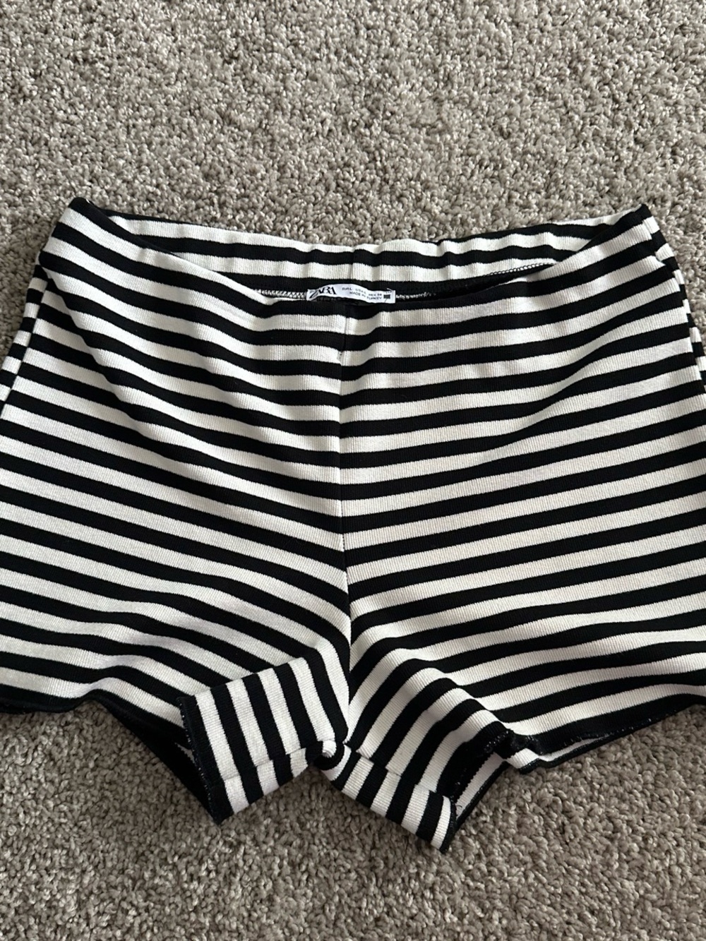 Zara Black and White Striped Mid Rise Shorts Size L